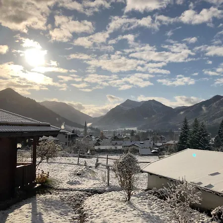 Chalet Ruhige Mit Seeblick In Zentraler Lage