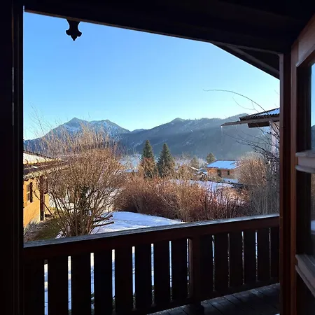 Ruhige Mit Seeblick In Zentraler Lage Mit Frisch Renovierter Kueche * Schliersee