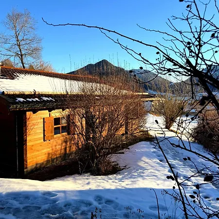 Ruhige Mit Seeblick In Zentraler Lage Mit Frisch Renovierter Kueche Chalet